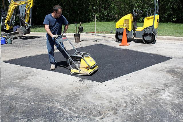 Where to find Compactor, Plate W Water Kit in Delano
